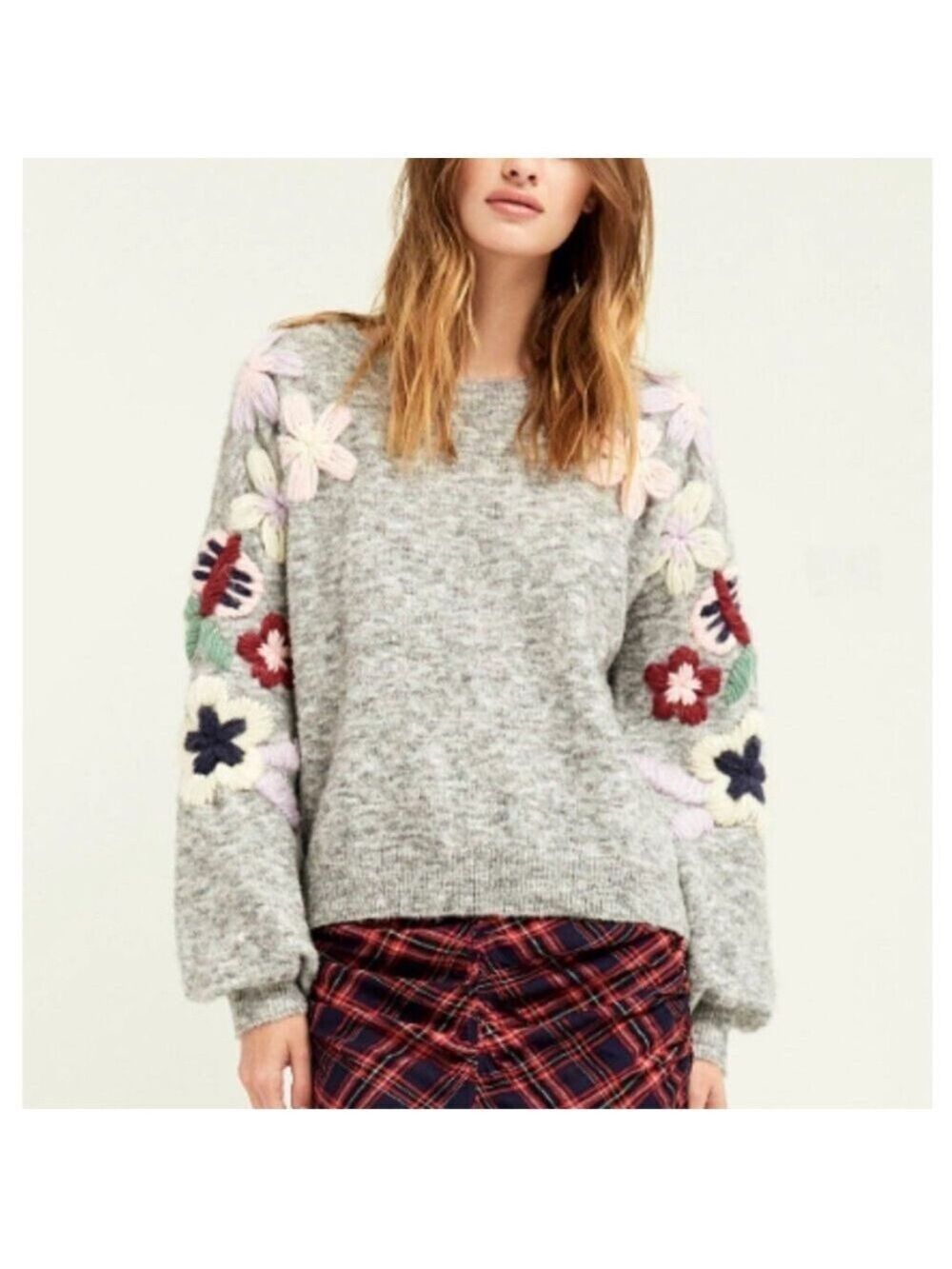 Boundless North Embroidered Daisy Sweater in Heather Gray - Size Medium